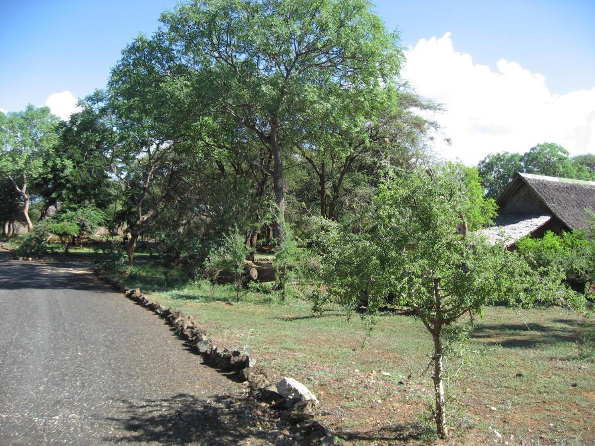 Severin Safari Camp Tsavo West National Park Exteriör bild